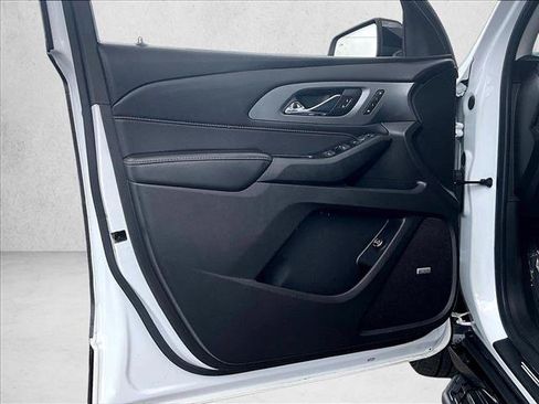 Used 2021 Chevrolet Traverse Premier w/ Redline Edition FWD image 18