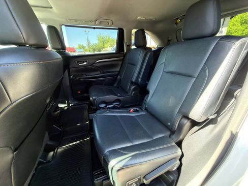 Used 2015 Toyota Highlander Limited AWD/4WD image 27
