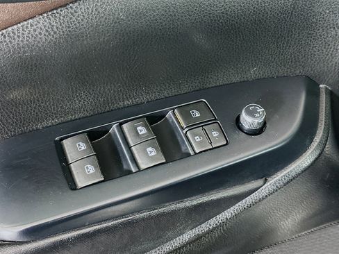 Used 2019 Toyota Highlander XLE AWD/4WD image 15