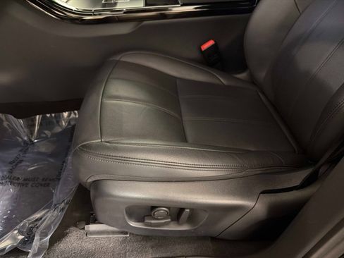 Used 2026 Land Rover Range Rover Evoque S image 37