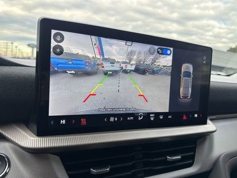 Used 2025 Ford Explorer Active w/ Active Comfort Package image 29