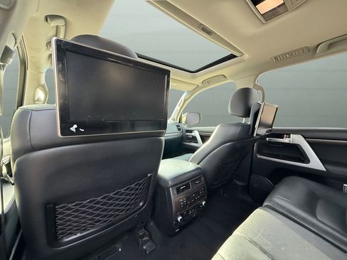 Used 2016 Toyota Land Cruiser w/ Four Season Floor Mat Package image 29