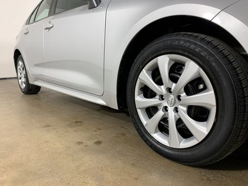 Used 2024 Toyota Corolla LE image 6
