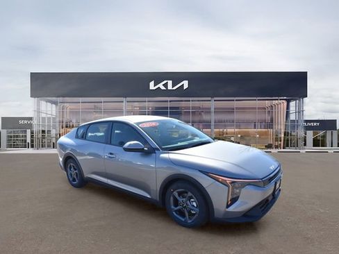 New 2026 Kia K4 FWD image 11