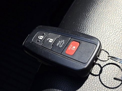 Used 2023 Toyota Highlander XSE image 35