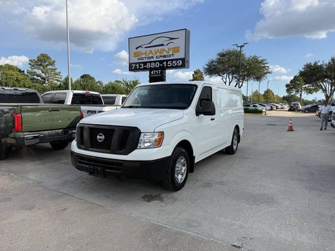 Used 2018 Nissan NV 1500 SV RWD image 3