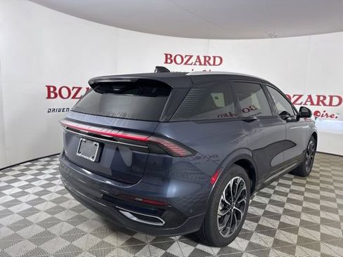 Used 2024 Lincoln Nautilus Reserve w/ Equipment Group 203A image 8