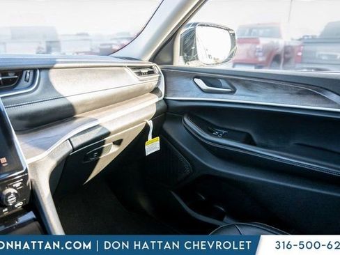 Used 2023 Jeep Grand Cherokee L Limited image 13