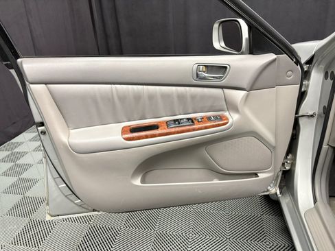 Used 2006 Toyota Camry XLE FWD Sedan 3.0L 6-Cyl image 22