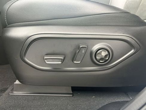 New 2025 Jeep Grand Cherokee L Altitude RWD image 12