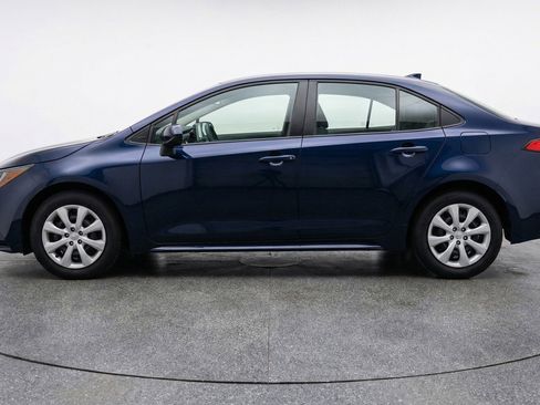 Used 2025 Toyota Corolla LE image 5