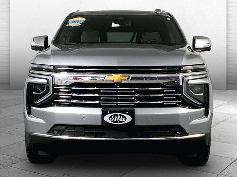 Used 2025 Chevrolet Tahoe Premier AWD/4WD image 2