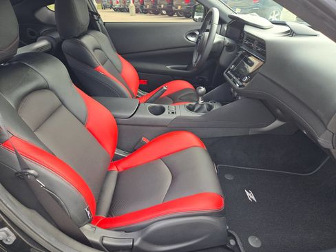 Used 2025 Nissan Z Sport w/ Floor Mat Package RWD image 23