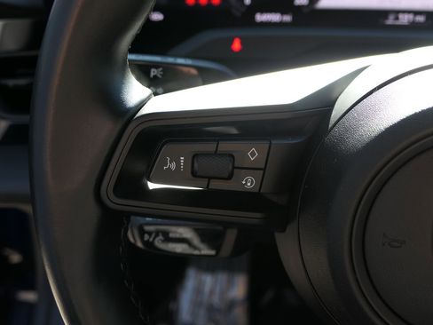 Used 2021 Porsche Taycan image 12