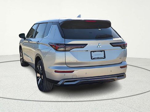 New 2026 Mitsubishi Outlander SE image 5