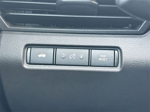 Used 2024 Nissan Altima 2.5 SV image 31