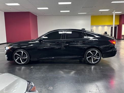 Used 2018 Honda Accord Sport image 4