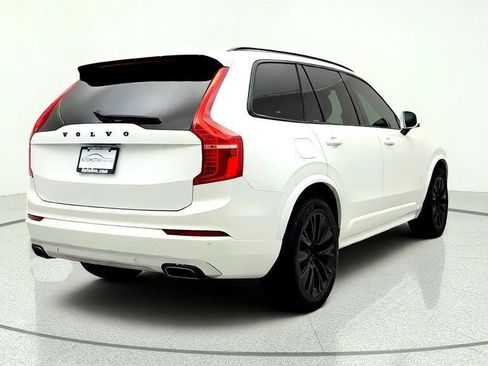 Used 2021 Volvo XC90 T6 Momentum AWD/4WD image 5