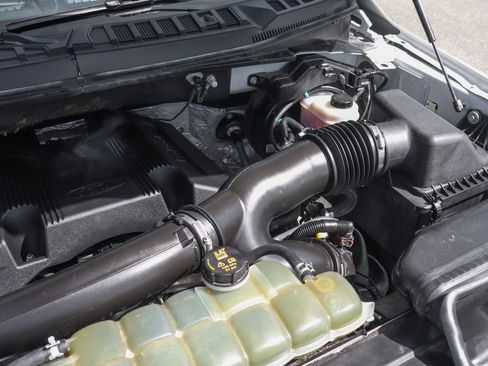 Used 2019 Ford F150 XLT w/ Equipment Group 302A Luxury AWD/4WD image 15