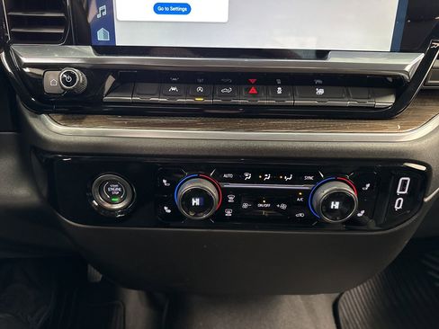 Used 2024 Chevrolet Silverado 1500 LT AWD/4WD image 27