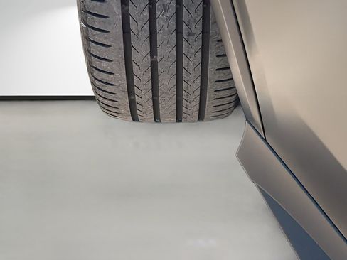 Used 2025 Mercedes-Benz GLC 300 4MATIC image 43