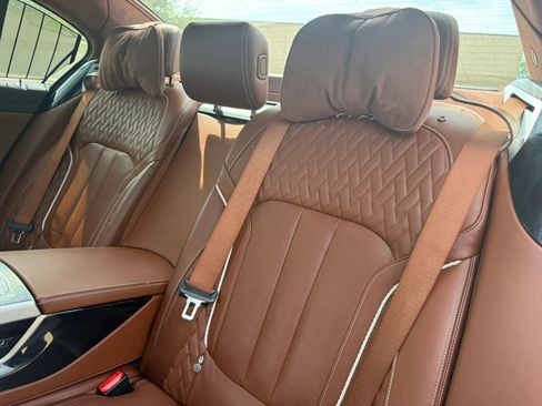 Used 2016 BMW 750i xDrive AWD/4WD image 17