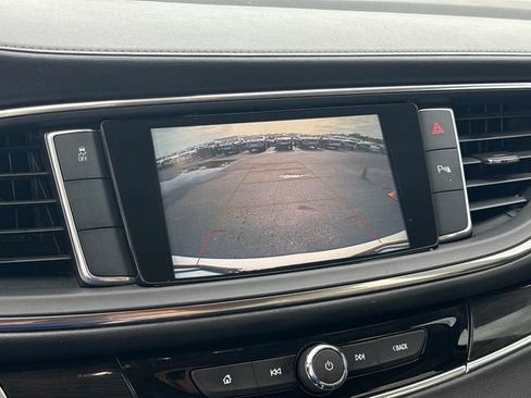 Used 2019 Buick Enclave Essence FWD image 21
