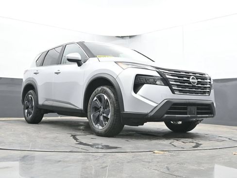 Used 2025 Nissan Rogue SV AWD/4WD image 47