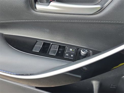 Used 2020 Toyota Corolla XSE image 28
