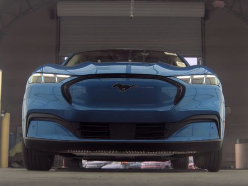Used 2025 Ford Mustang Mach-E Premium AWD/4WD image 2
