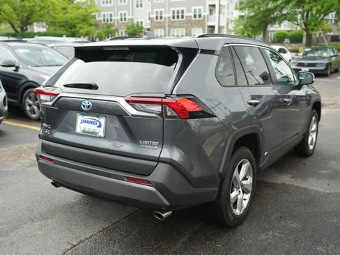 Used 2021 Toyota RAV4 Limited AWD/4WD image 9