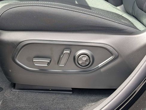 New 2026 Jeep Grand Cherokee L 2WD image 21