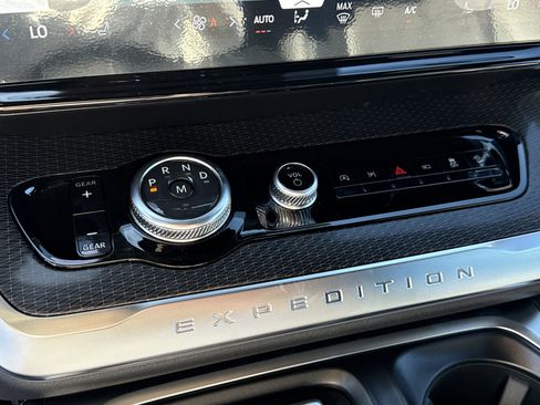 New 2026 Ford Expedition Max Platinum image 23