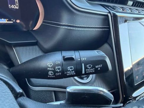 Used 2023 Jeep Grand Cherokee Laredo w/ Luxury Tech Group I AWD/4WD image 34