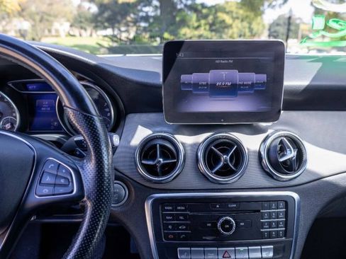 Used 2020 Mercedes-Benz GLA 250 image 29