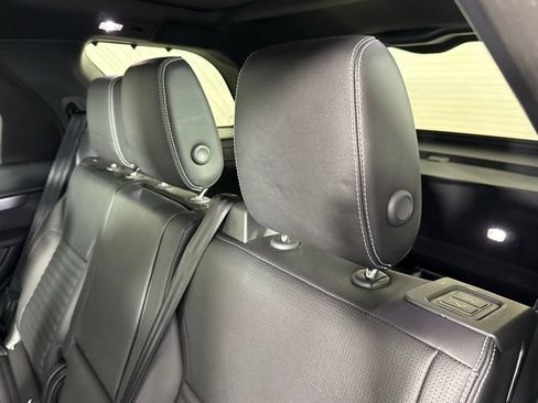 Certified 2025 Land Rover Discovery Dynamic SE AWD/4WD image 22