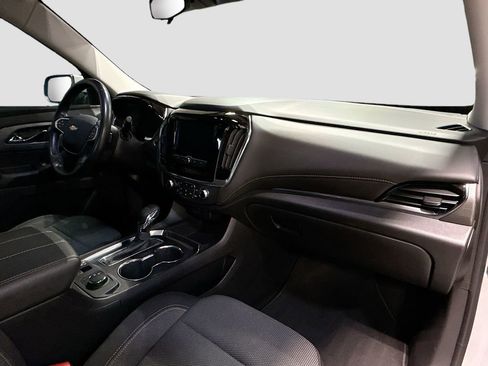 Used 2021 Chevrolet Traverse LT FWD image 29