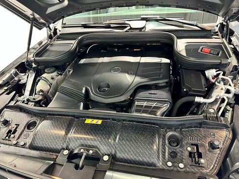 Certified 2025 Mercedes-Benz GLS 450 4MATIC image 47