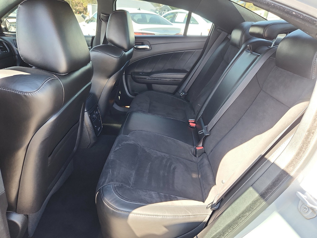 Used 2022 Dodge Charger R/T w/ Plus Group RWD image 19