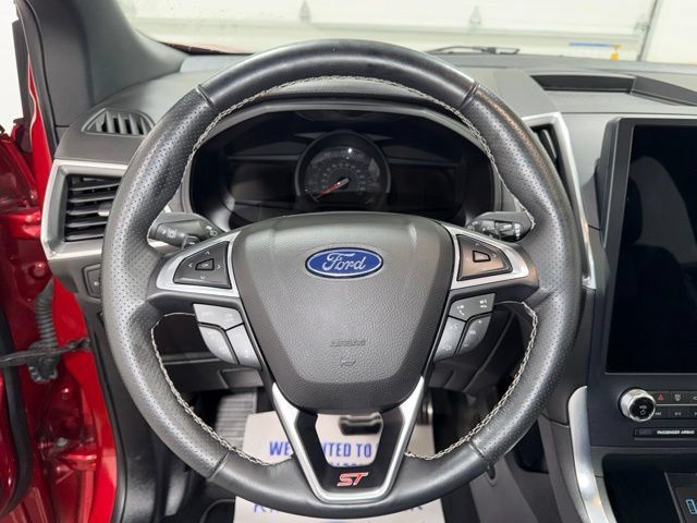 Used 2023 Ford Edge ST w/ Equipment Group 401A AWD/4WD image 17