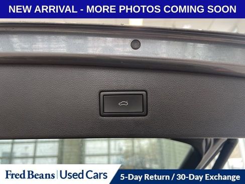 Used 2022 Volkswagen Tiguan SE w/ Panoramic Sunroof Package image 7