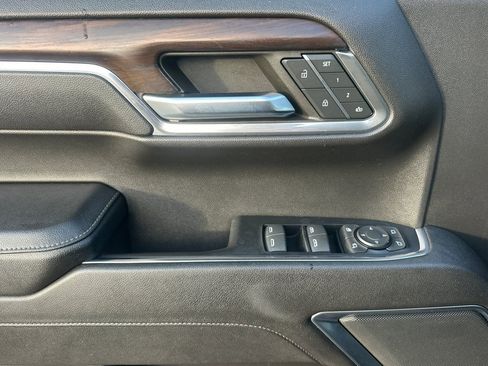 Used 2023 GMC Sierra 1500 SLT w/ X31 Off-Road Package image 11