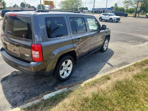 Used 2014 Jeep Patriot Latitude FWD image 9
