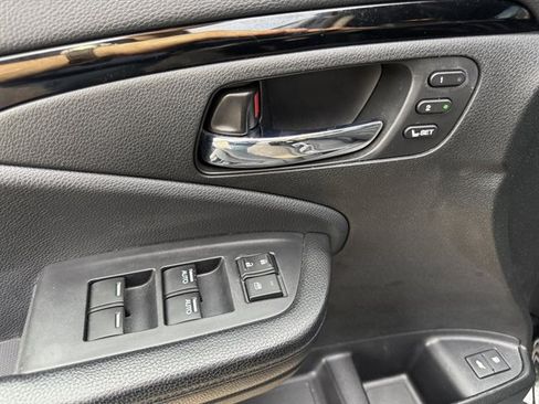 Used 2018 Honda Pilot Touring image 9