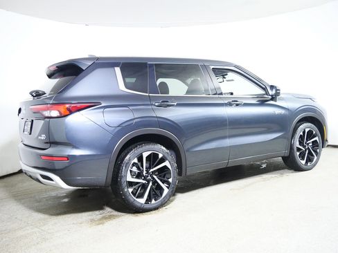 New 2025 Mitsubishi Outlander SEL image 2