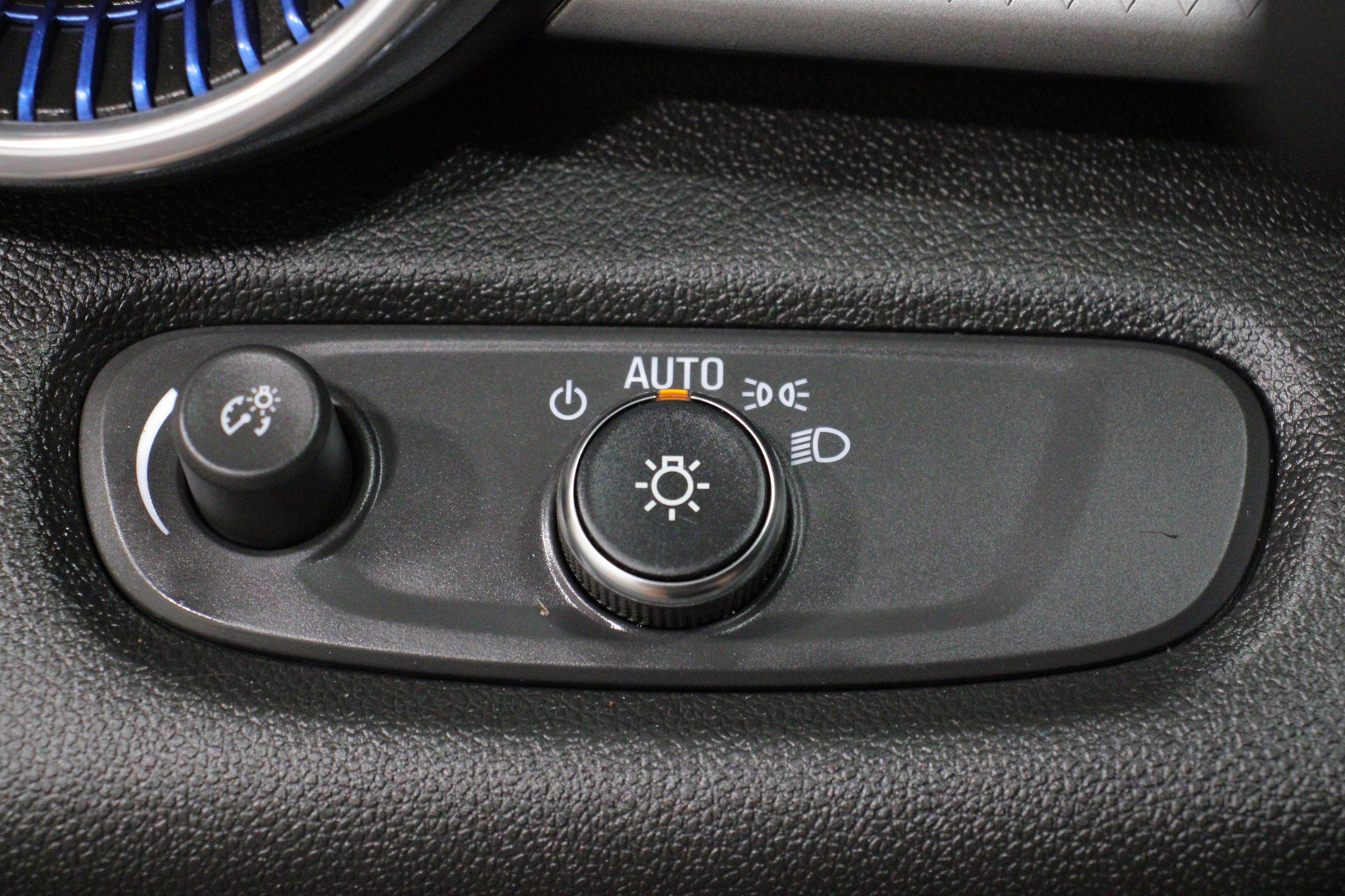 Used 2024 Chevrolet Trax LT FWD image 12