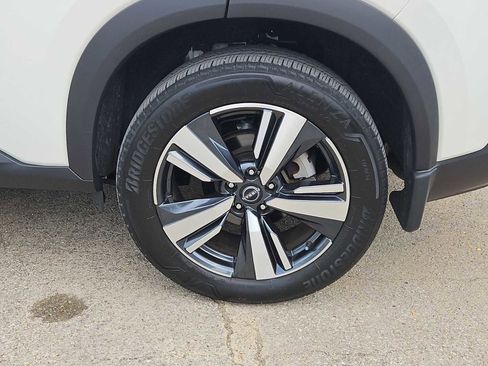 Used 2023 Nissan Rogue SL AWD/4WD image 25