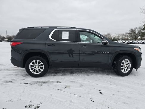 Used 2021 Chevrolet Traverse LT image 17
