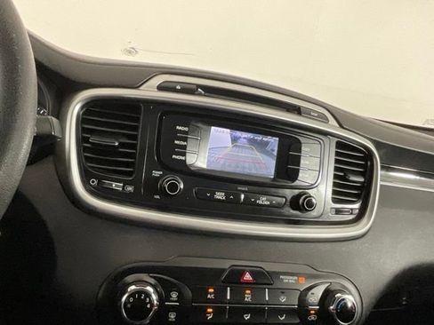 Used 2017 Kia Sorento AWD image 20