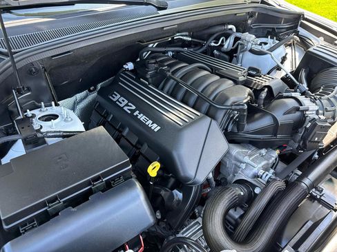 Used 2018 Dodge Durango SRT w/ Technology Group AWD/4WD image 34